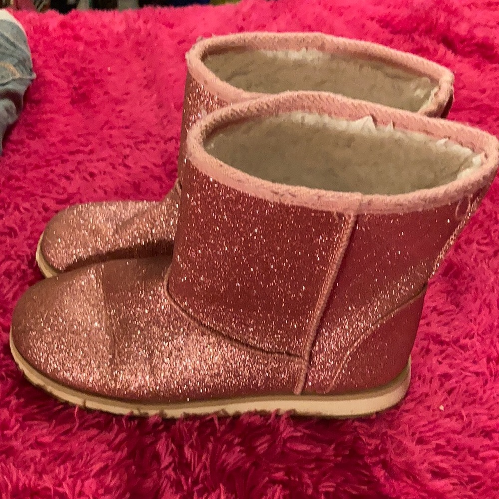 β€οΈβπ©ΉDONATEDβ Cute Sparkly Size 4 Girlβs Boots - Picture 1 of 6